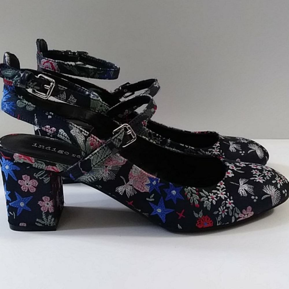 Indigo Rd. China shoes - Picture 2 of 8